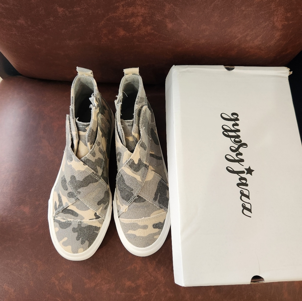 Gypsy Jazz camo shoe size 8